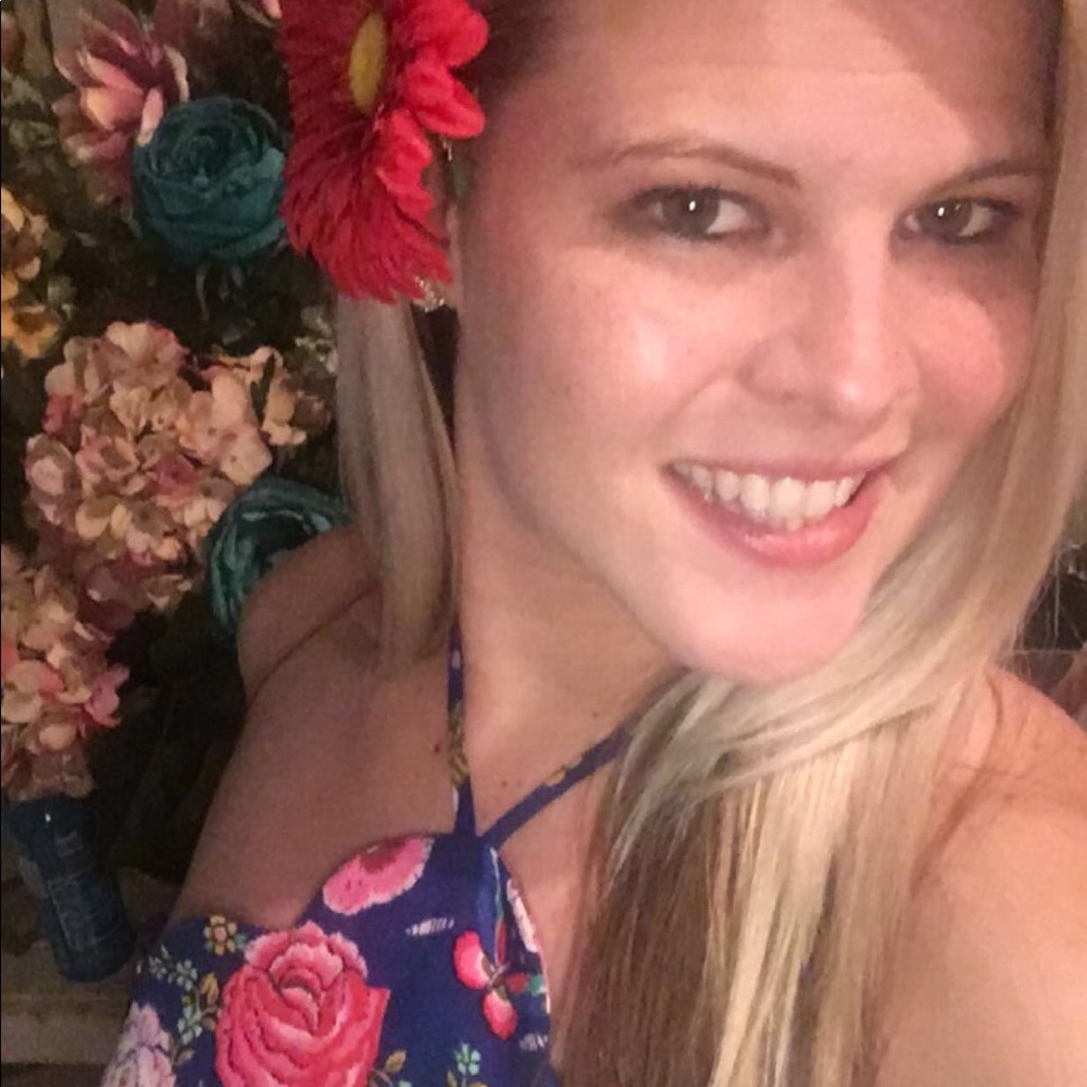 Halter top - Picture 2 of 4